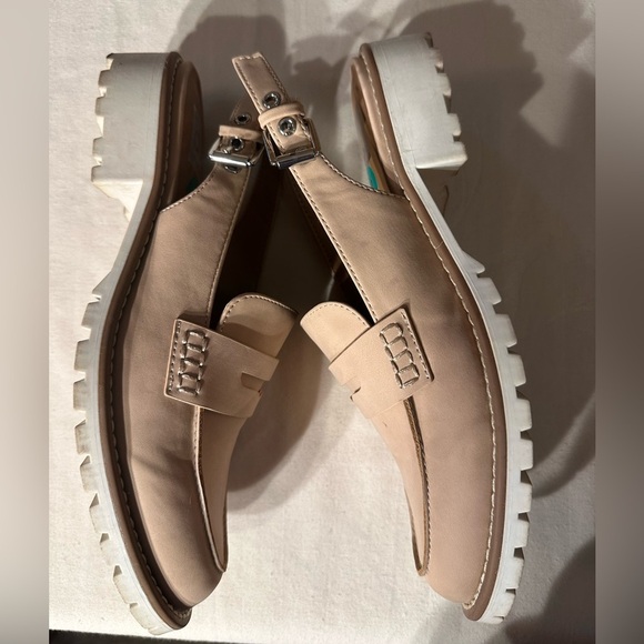 Dolce Vita Loafers W/Straps. Size 8 - Picture 5 of 6